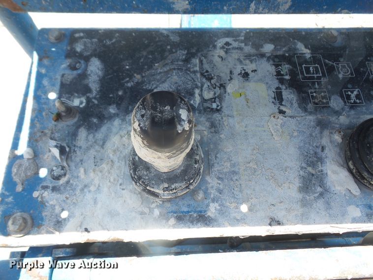 image for item DD6332 2008 Genie Z-135 boom lift