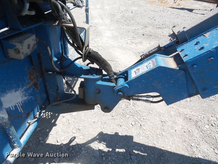 image for item DD6332 2008 Genie Z-135 boom lift