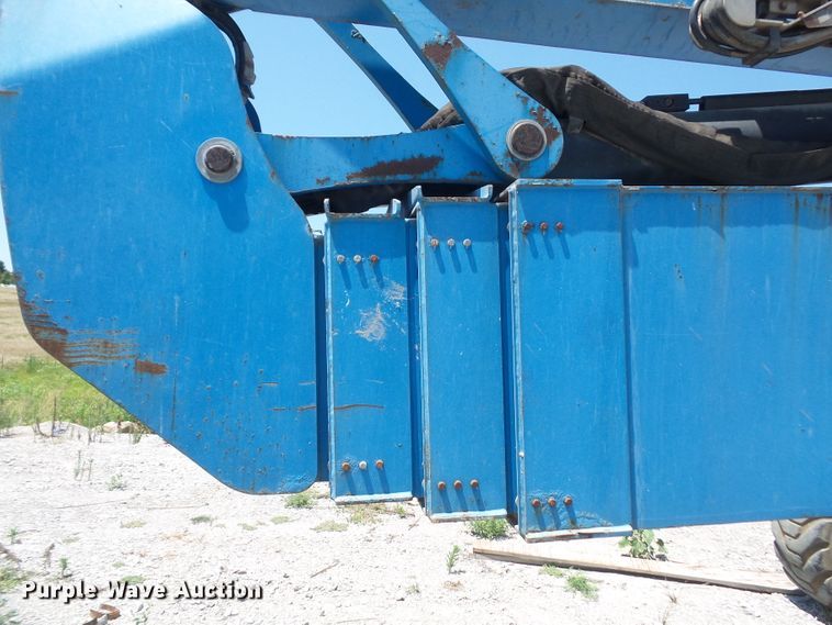 image for item DD6332 2008 Genie Z-135 boom lift