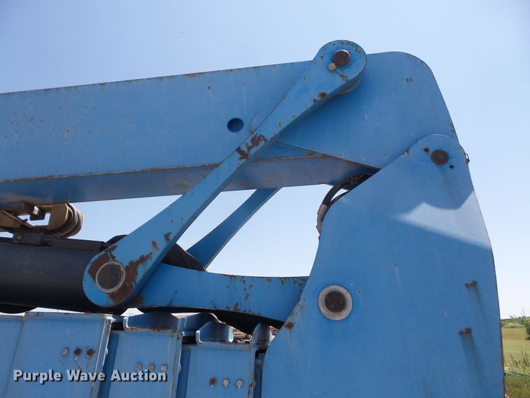 image for item DD6332 2008 Genie Z-135 boom lift