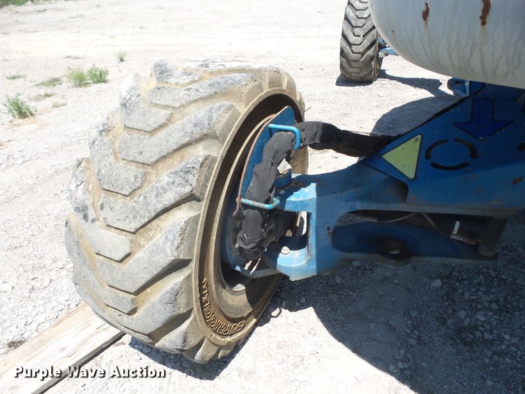 image for item DD6332 2008 Genie Z-135 boom lift