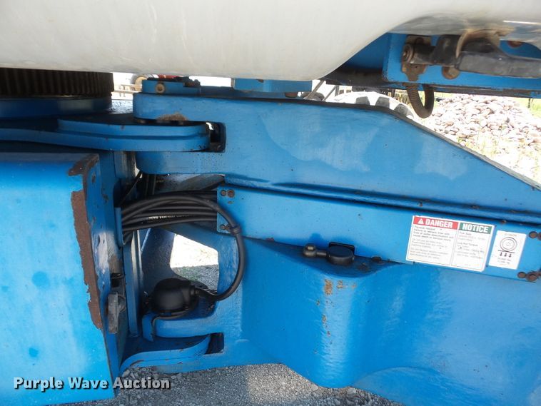 image for item DD6332 2008 Genie Z-135 boom lift