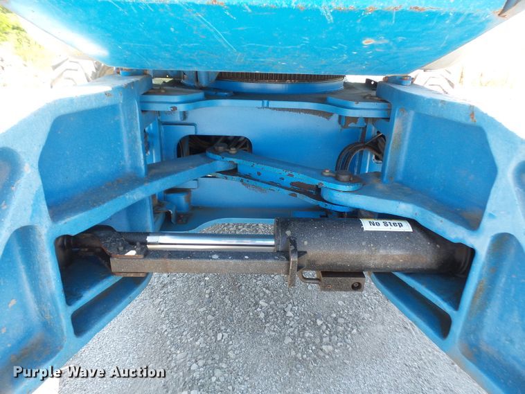 image for item DD6332 2008 Genie Z-135 boom lift