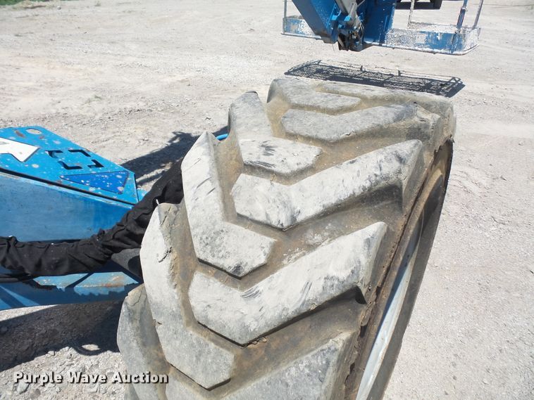 image for item DD6332 2008 Genie Z-135 boom lift