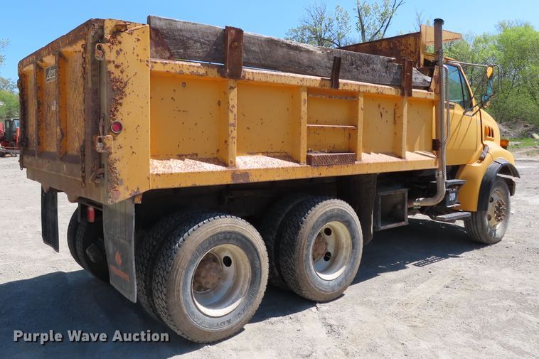 image for item DE3475 1998 Ford Louisville dump truck