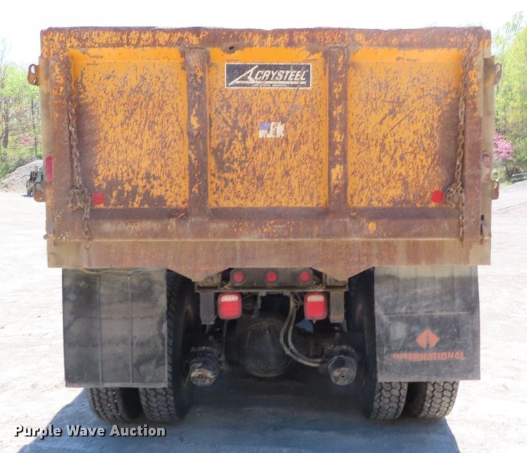 image for item DE3475 1998 Ford Louisville dump truck