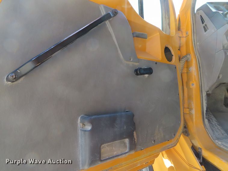 image for item DE3475 1998 Ford Louisville dump truck