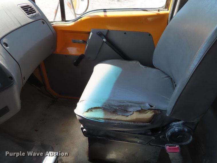 image for item DE3475 1998 Ford Louisville dump truck