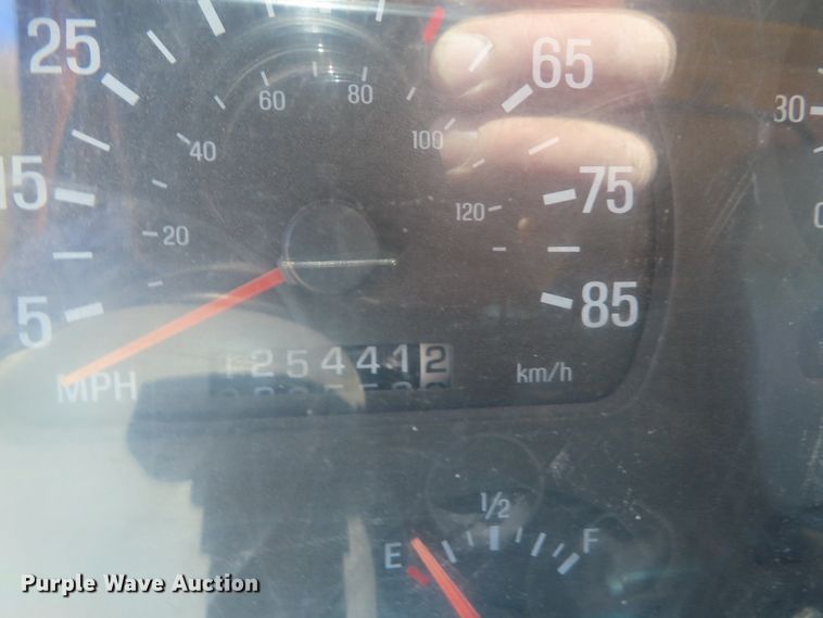 image for item DE3475 1998 Ford Louisville dump truck