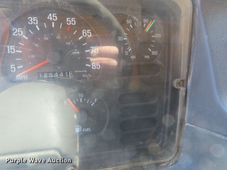 image for item DE3475 1998 Ford Louisville dump truck