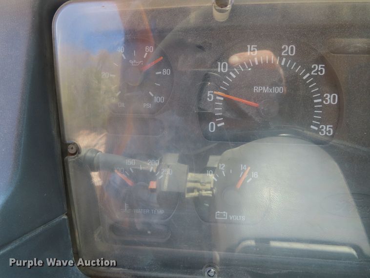 image for item DE3475 1998 Ford Louisville dump truck