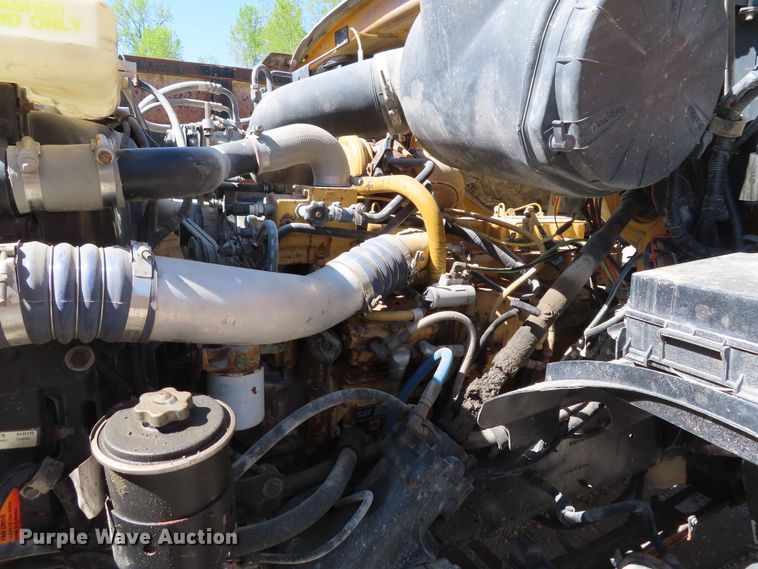 image for item DE3475 1998 Ford Louisville dump truck