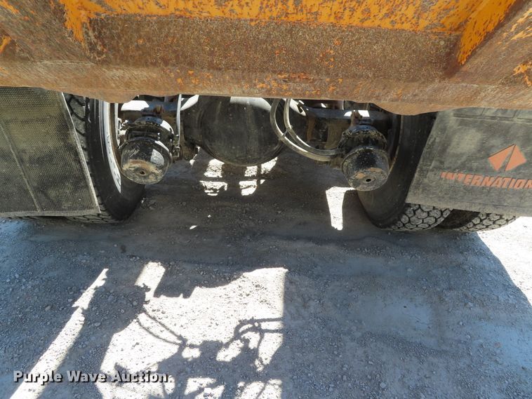 image for item DE3475 1998 Ford Louisville dump truck