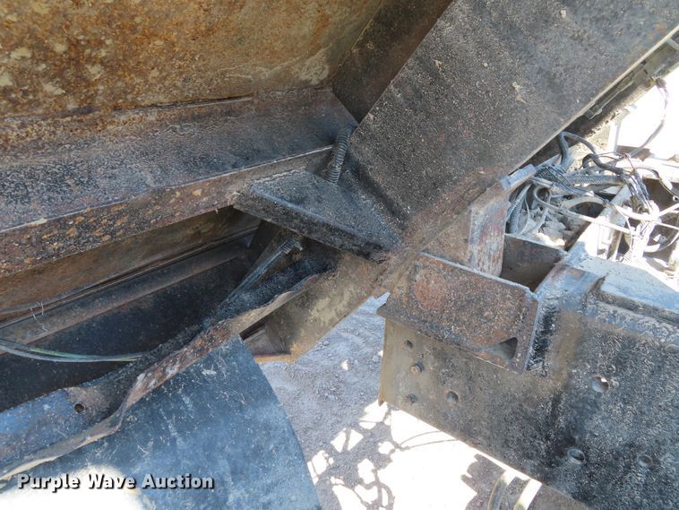 image for item DE3475 1998 Ford Louisville dump truck