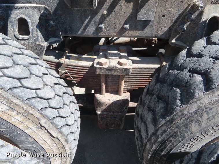 image for item DE3475 1998 Ford Louisville dump truck