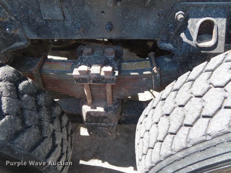 image for item DE3475 1998 Ford Louisville dump truck