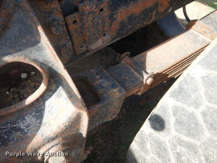 image for item DE3994 1988 International F2275 semi truck