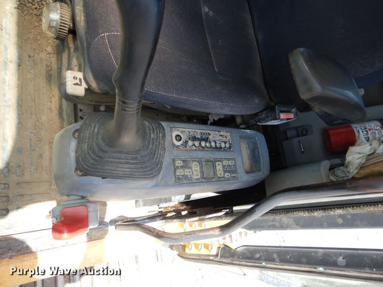 image for item DE4004 2005 Komatsu PC300LC-7 excavator