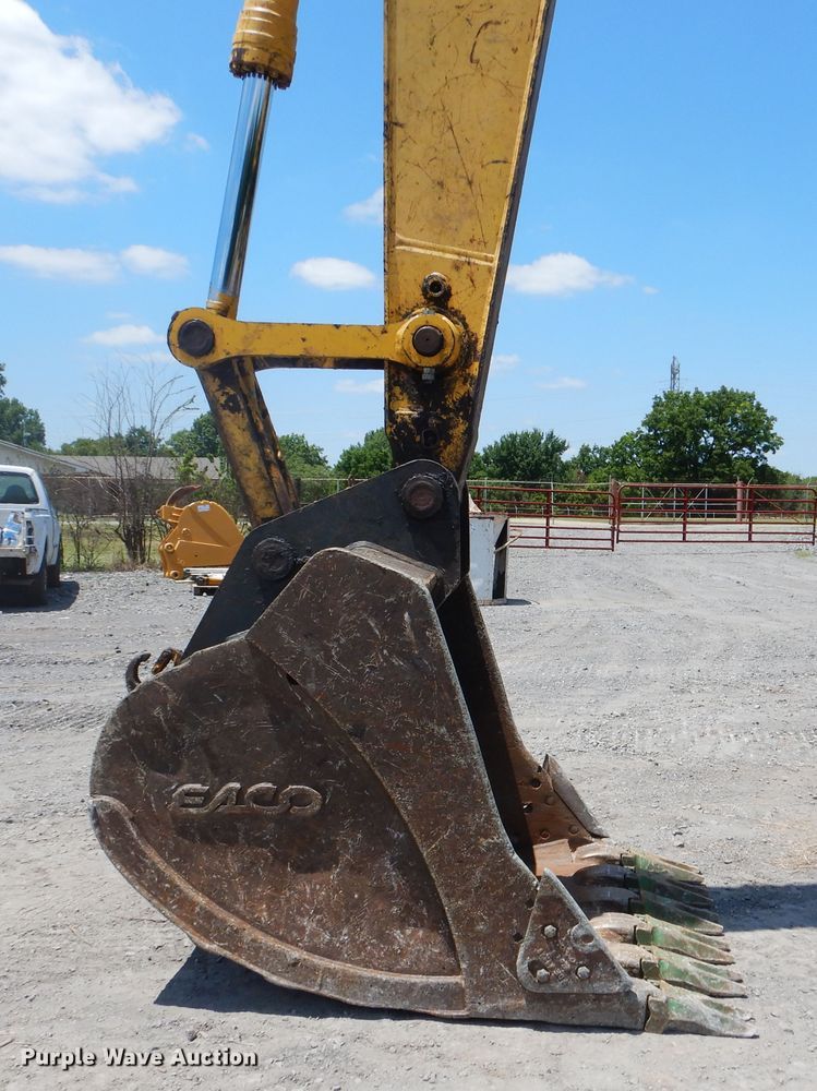 image for item DE4004 2005 Komatsu PC300LC-7 excavator