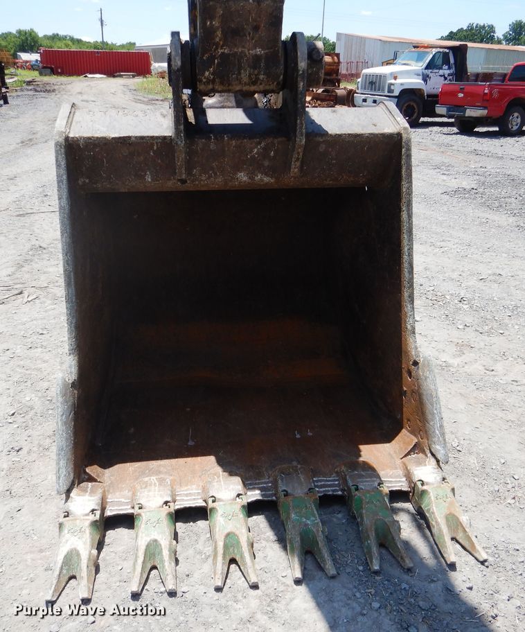 image for item DE4004 2005 Komatsu PC300LC-7 excavator