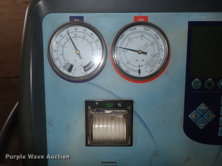 image for item DE5495 Robinair AC recovery machine