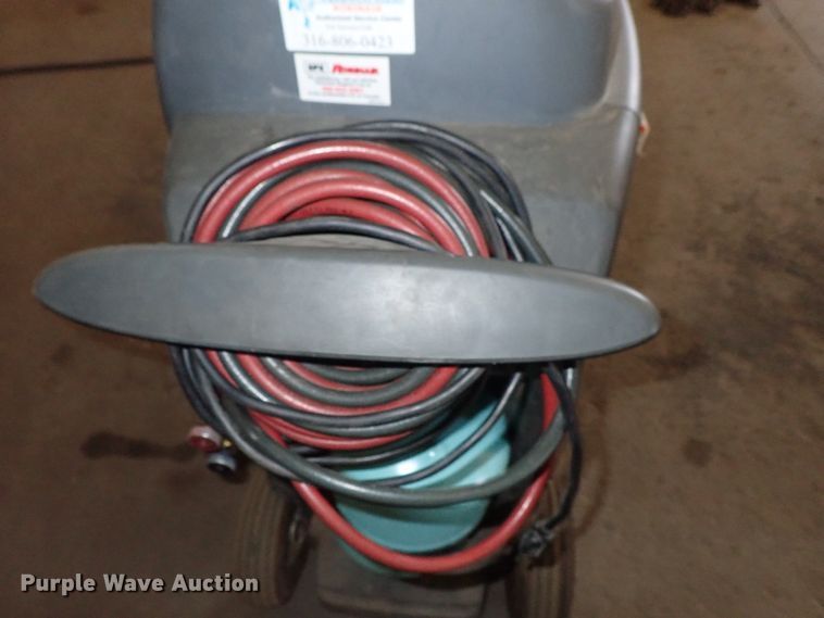 image for item DE5495 Robinair AC recovery machine