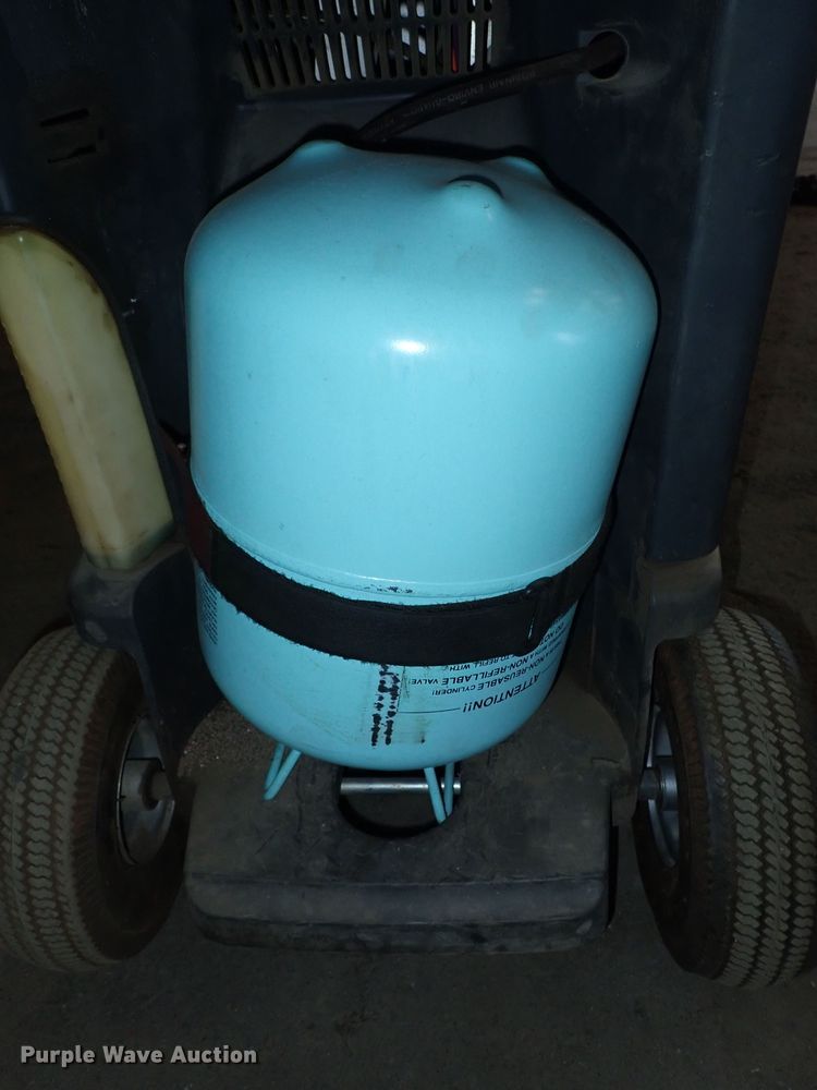 image for item DE5495 Robinair AC recovery machine