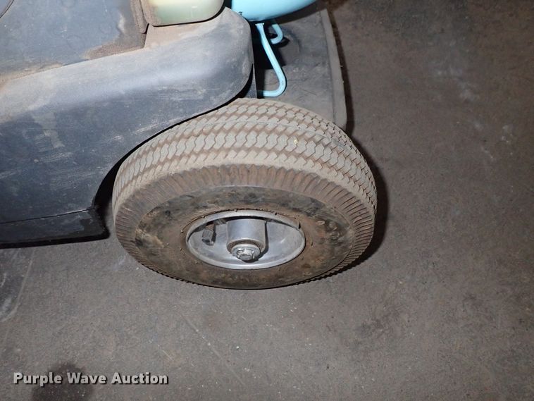 image for item DE5495 Robinair AC recovery machine