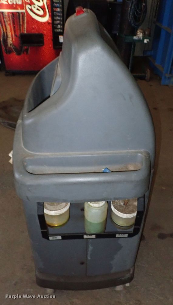 image for item DE5495 Robinair AC recovery machine