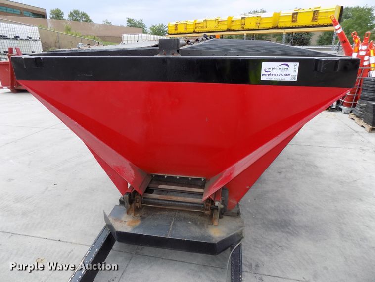 image for item DE7742 Henderson spreader