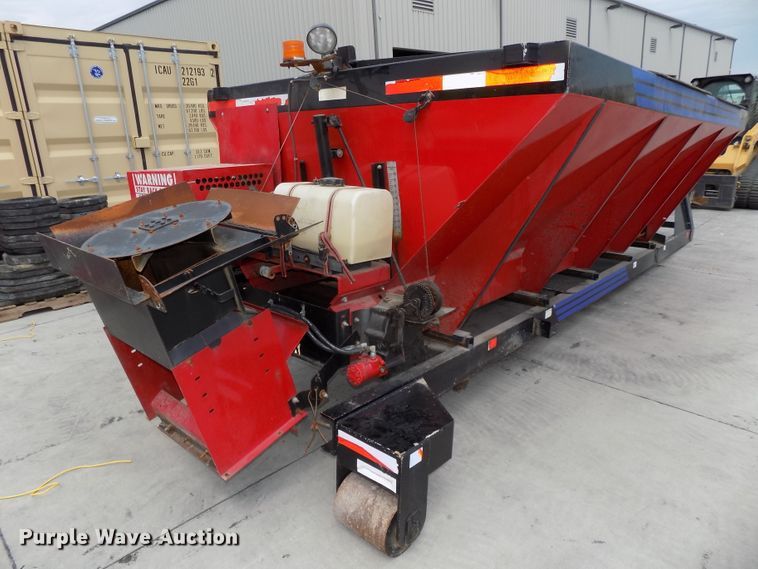 image for item DE7742 Henderson spreader