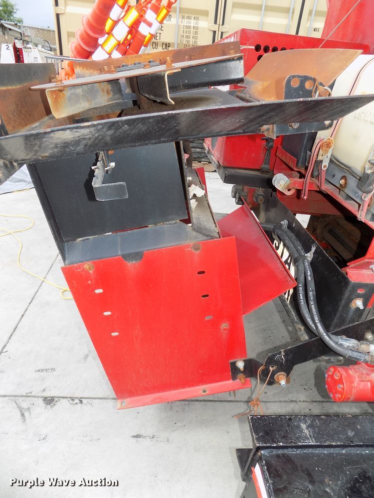 image for item DE7742 Henderson spreader