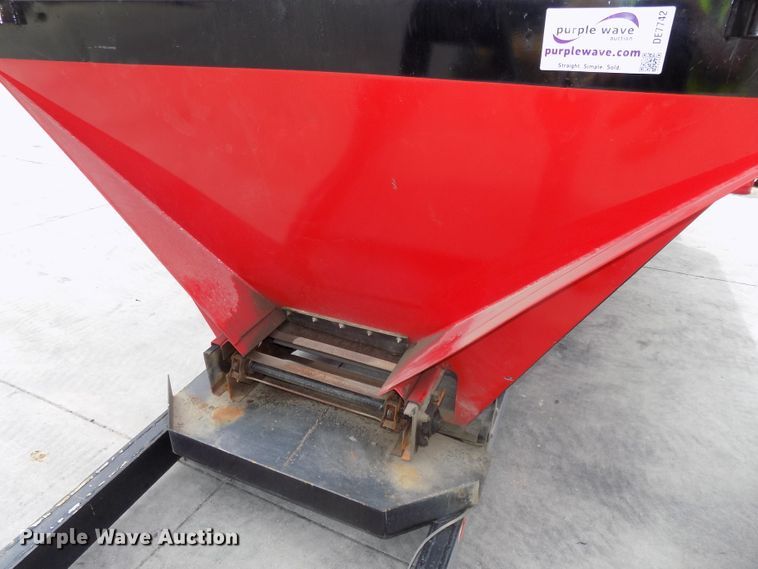 image for item DE7742 Henderson spreader