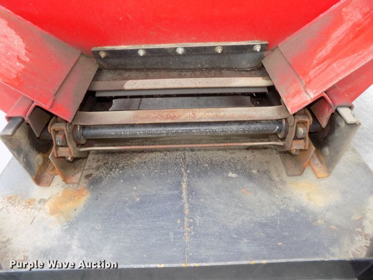 image for item DE7742 Henderson spreader