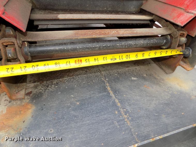 image for item DE7742 Henderson spreader