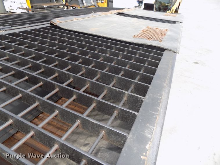 image for item DE7742 Henderson spreader