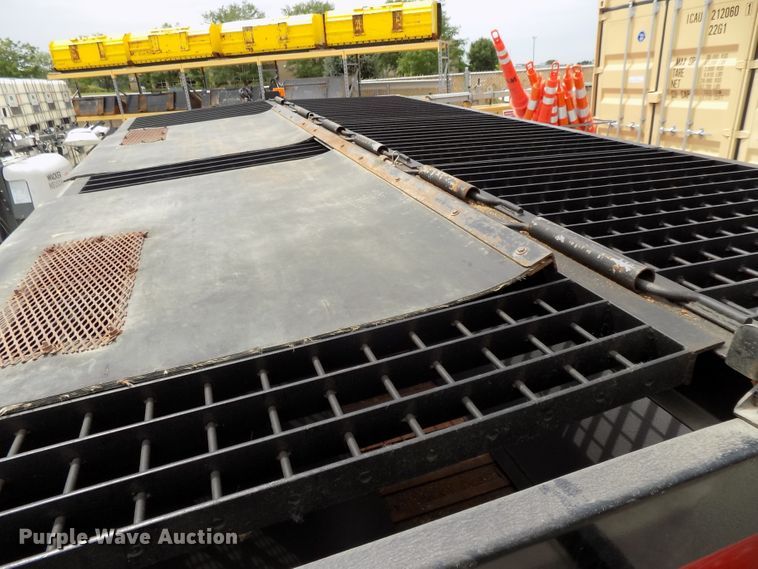 image for item DE7742 Henderson spreader