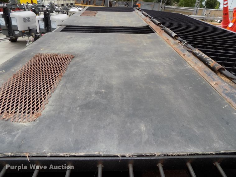 image for item DE7742 Henderson spreader