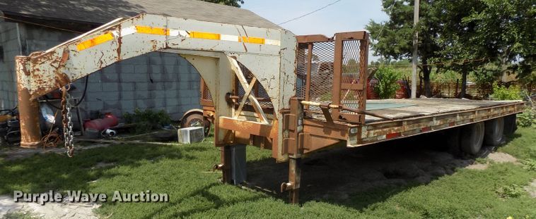 image for item DE7750 1982 Belshe T-82A equipment trailer