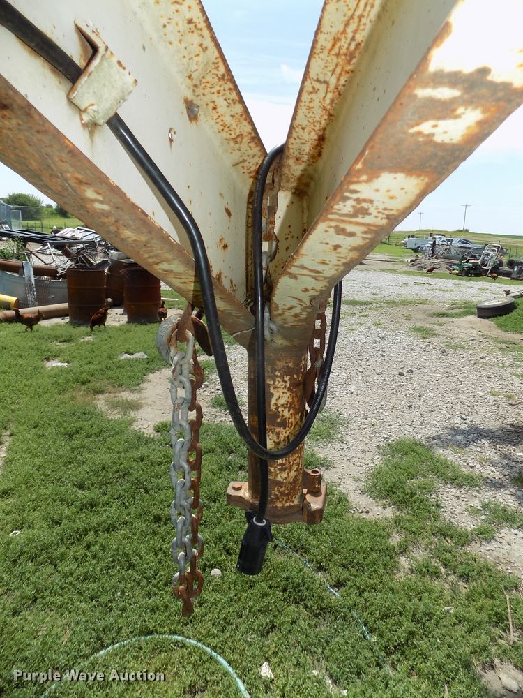 image for item DE7750 1982 Belshe T-82A equipment trailer