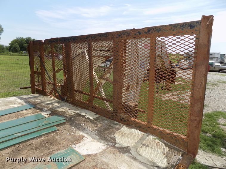 image for item DE7750 1982 Belshe T-82A equipment trailer