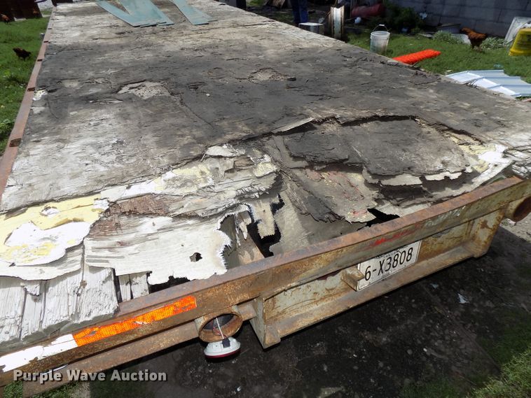 image for item DE7750 1982 Belshe T-82A equipment trailer