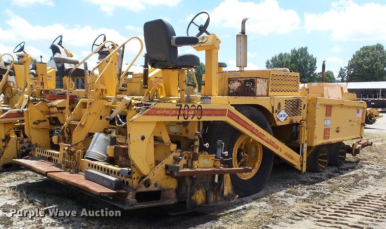 image for item DE7883 1993 Blaw Knox PF200B paver