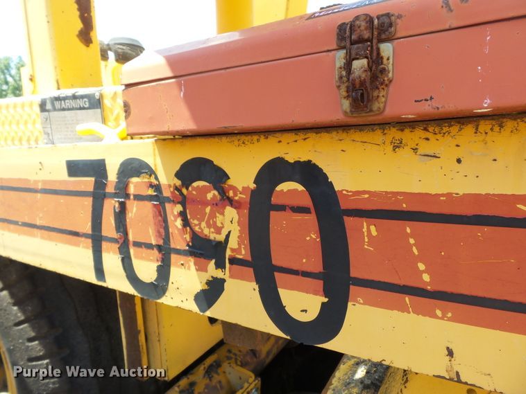 image for item DE7883 1993 Blaw Knox PF200B paver