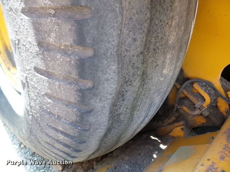 image for item DE7883 1993 Blaw Knox PF200B paver