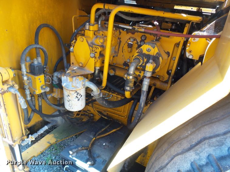 image for item DE7883 1993 Blaw Knox PF200B paver