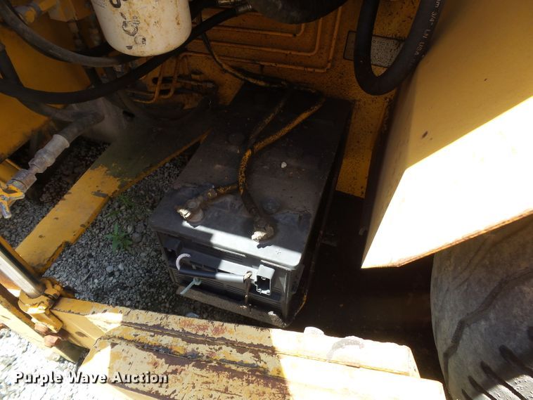 image for item DE7883 1993 Blaw Knox PF200B paver