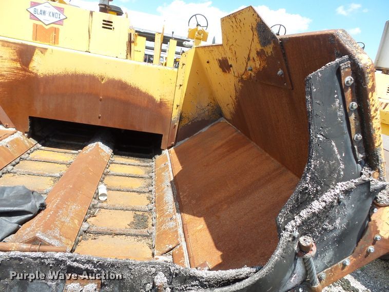 image for item DE7883 1993 Blaw Knox PF200B paver