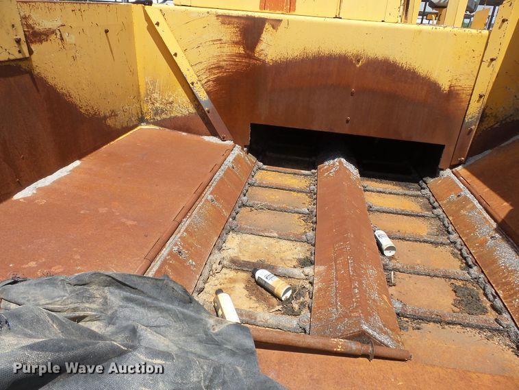 image for item DE7883 1993 Blaw Knox PF200B paver