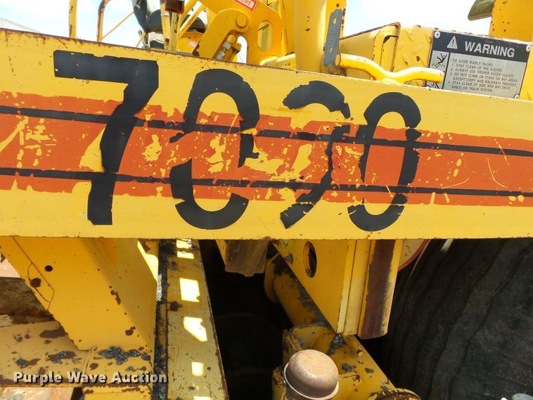 image for item DE7883 1993 Blaw Knox PF200B paver